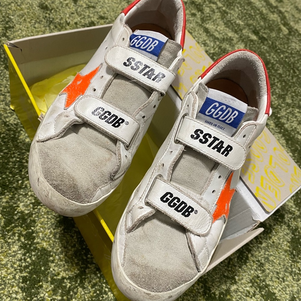 Golden goose womens Velcro sneakers size 39 pre owned great condition